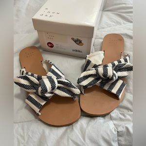 Striped Canvas bow slides